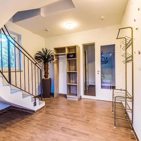 Apartment Luxurioese Am Stoermthaler Grosspoesna